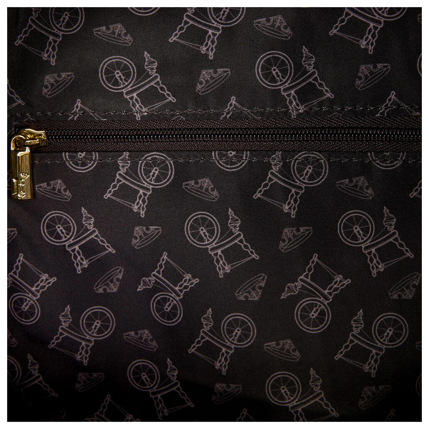 Loungefly Disney Sleeping Beauty & Maleficient Spinning Wheel batoh 26cm fotografii produktu