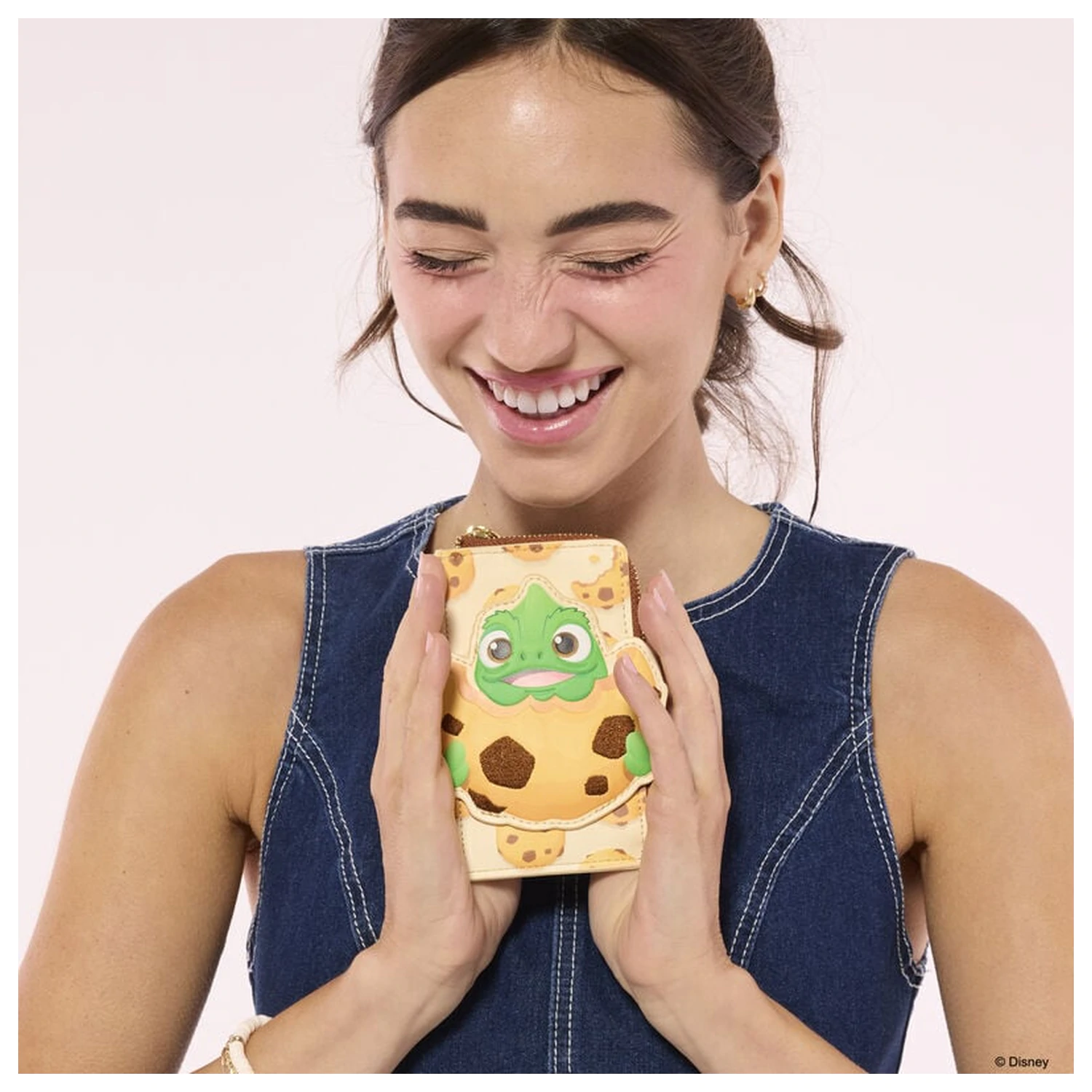 Loungefly Disney Tangled Rapunzel Pascal držák na karty fotografii produktu