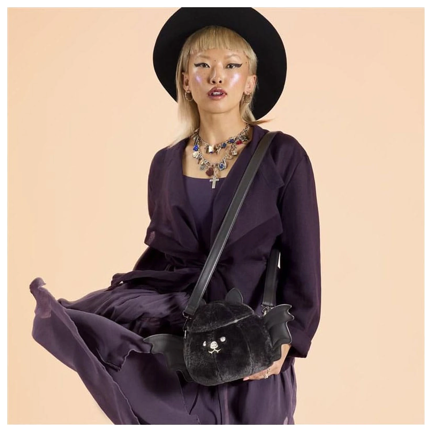 Loungefly Crossbody Figural Bat fotografii produktu