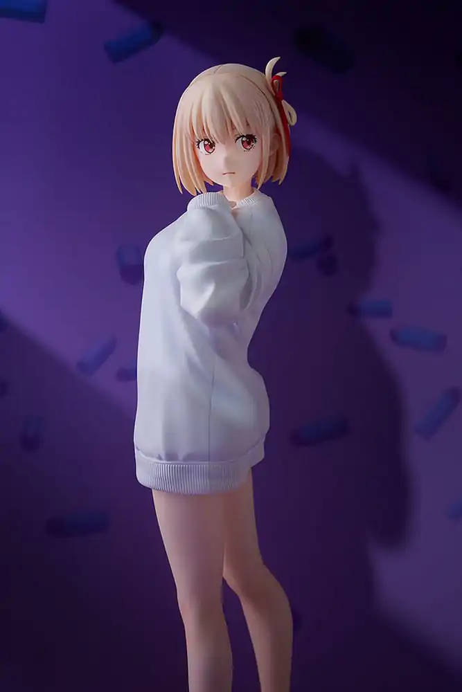 Lycoris Recoil PVC Soška 1/7 Chisato Nishikigi: Oversized Mikina Ver. 25 cm fotografii produktu