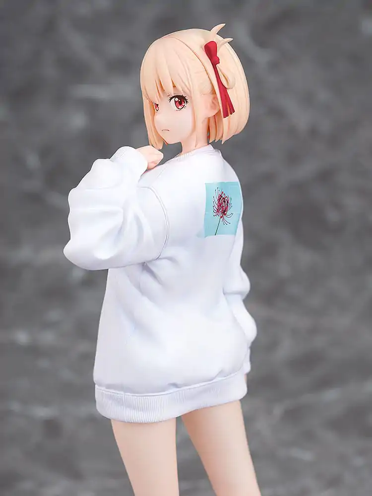 Lycoris Recoil PVC Soška 1/7 Chisato Nishikigi: Oversized Mikina Ver. 25 cm fotografii produktu