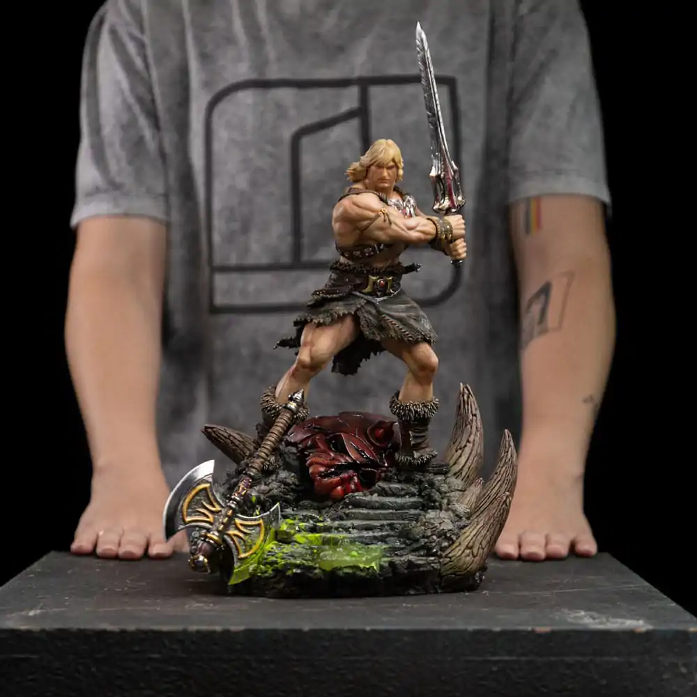 Masters of the Universe Deluxe Art Scale Socha 1/10 He-Man Unleashed 34 cm fotografii produktu