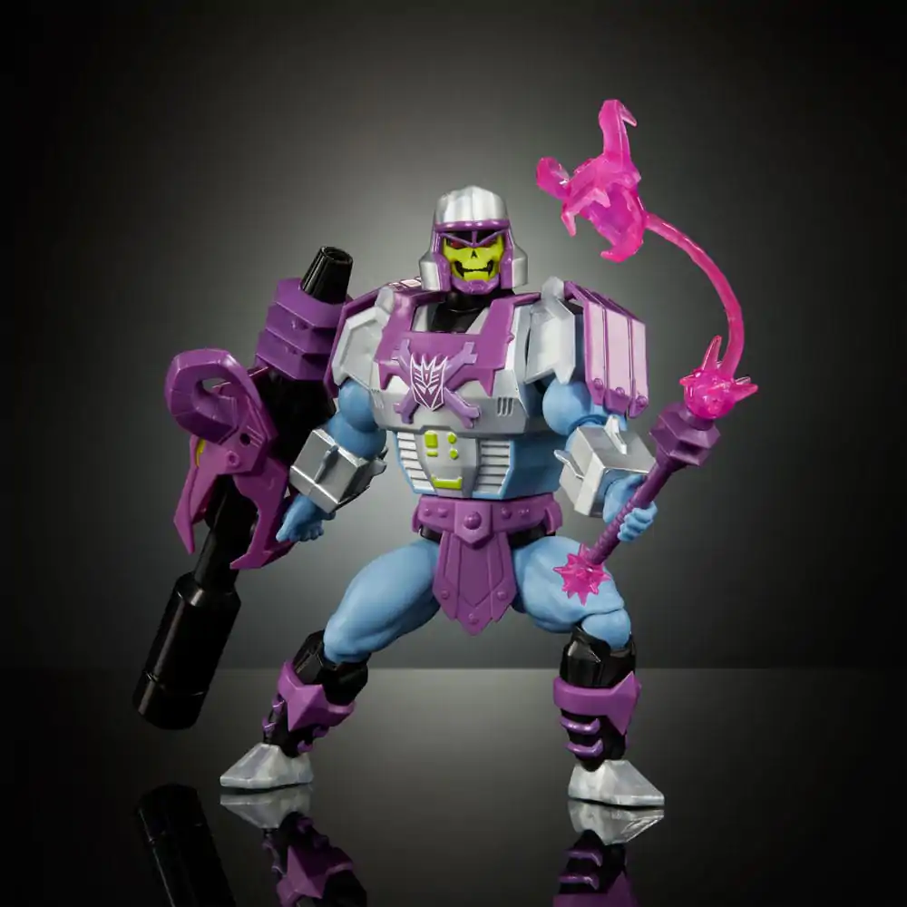 Masters of the Universe x Transformers akční figurka Megatron Armor Skeletor heo evropská exkluzivní 14 cm fotografii produktu