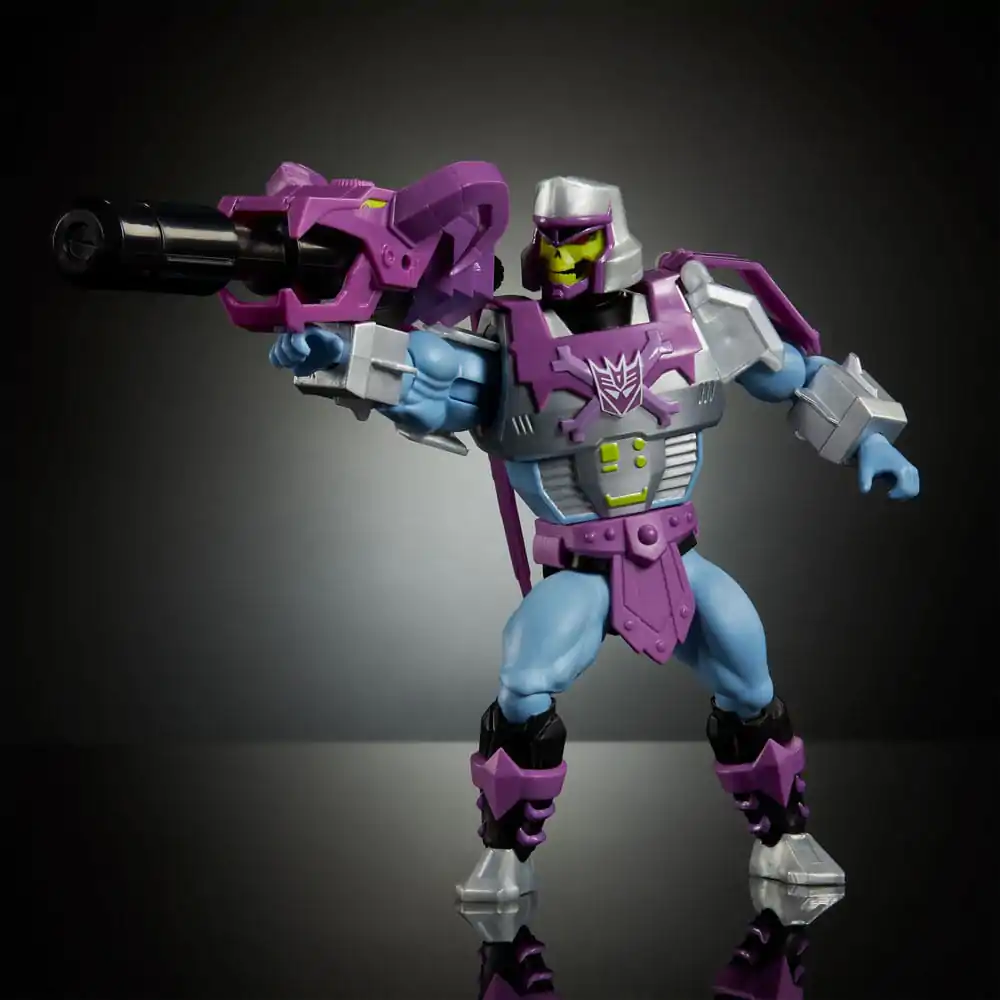 Masters of the Universe x Transformers akční figurka Megatron Armor Skeletor heo evropská exkluzivní 14 cm fotografii produktu