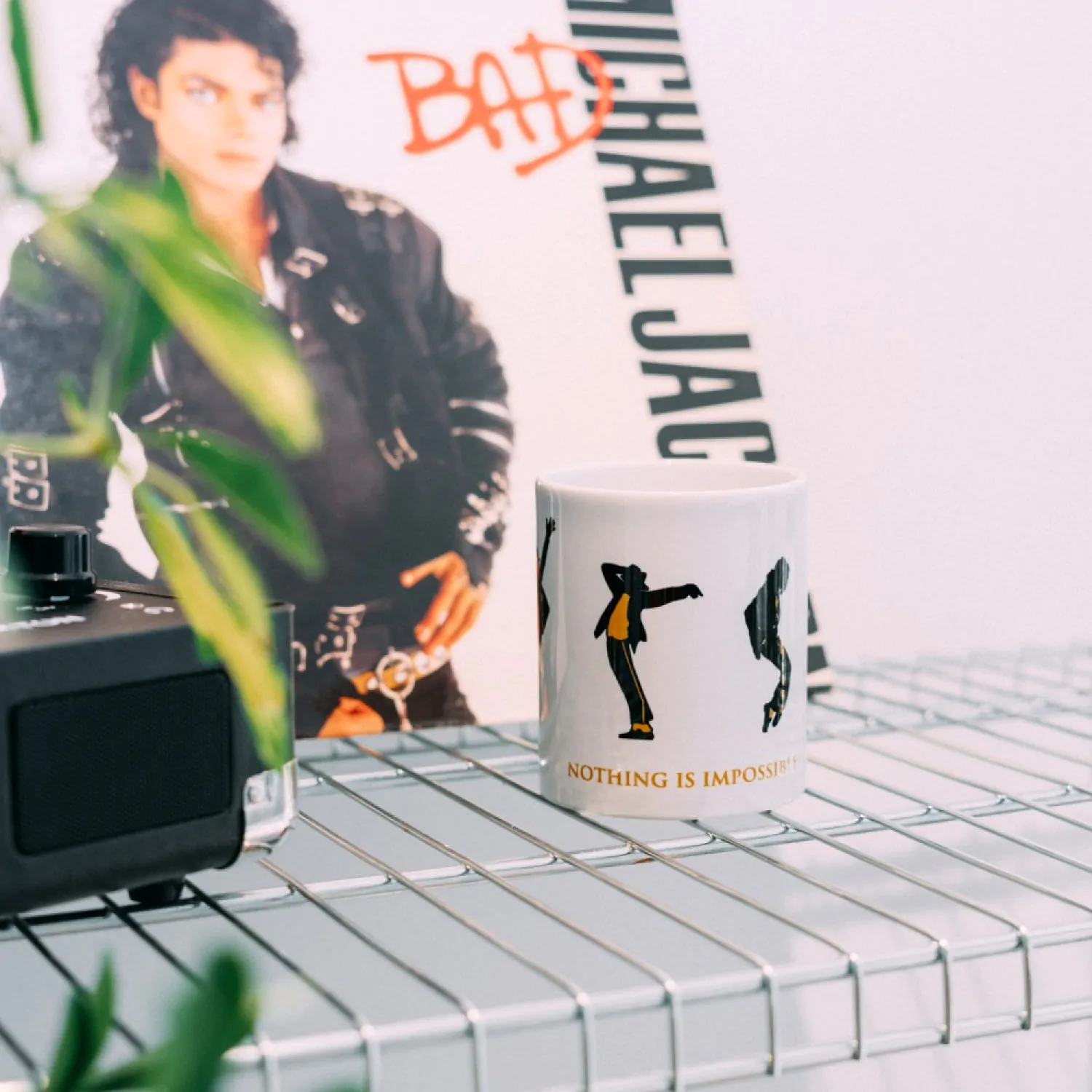 Michael Jackson Hrneček Nothing is Impossible 350 ml fotografii produktu