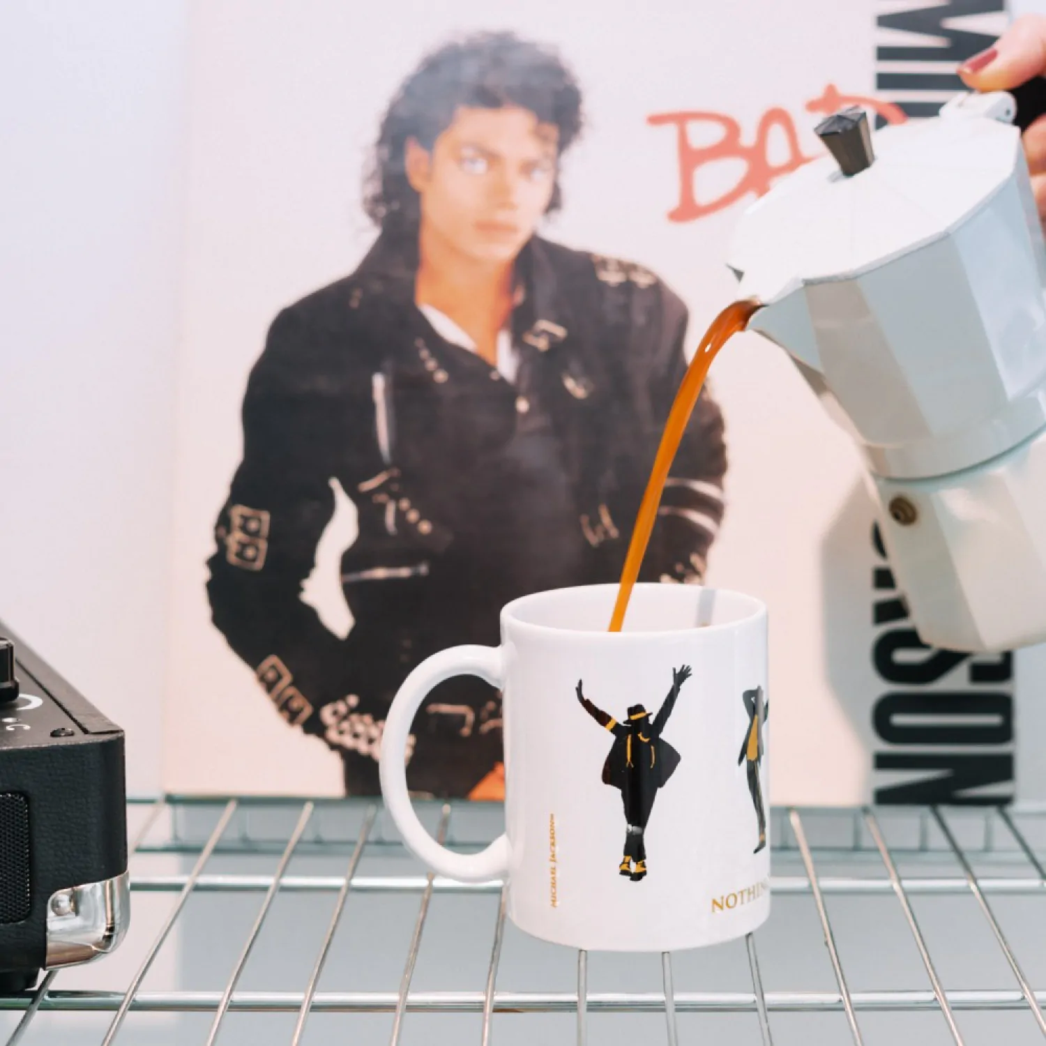 Michael Jackson Hrneček Nothing is Impossible 350 ml fotografii produktu