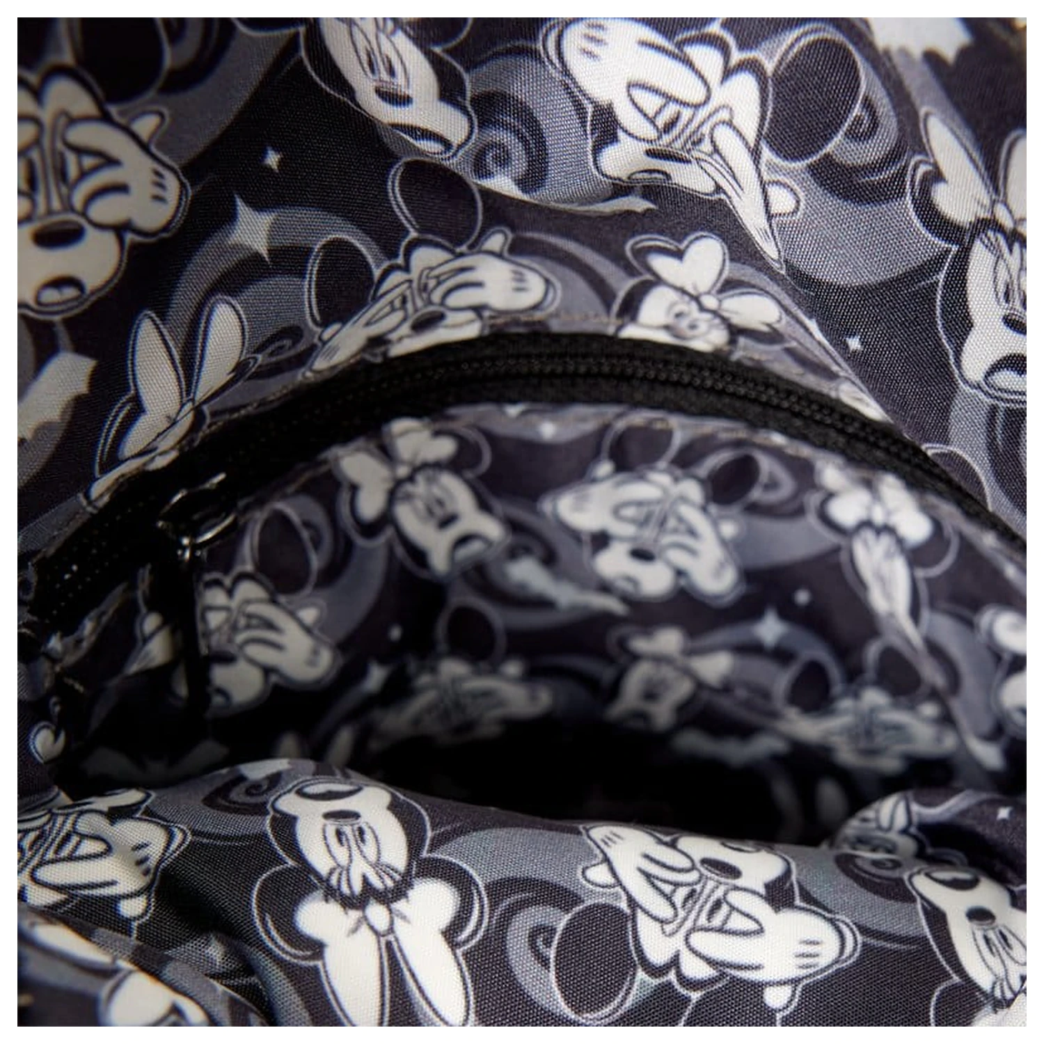 Mickey & Minnie by Loungefly Crossbody taška Duch, svítící, figurální fotografii produktu