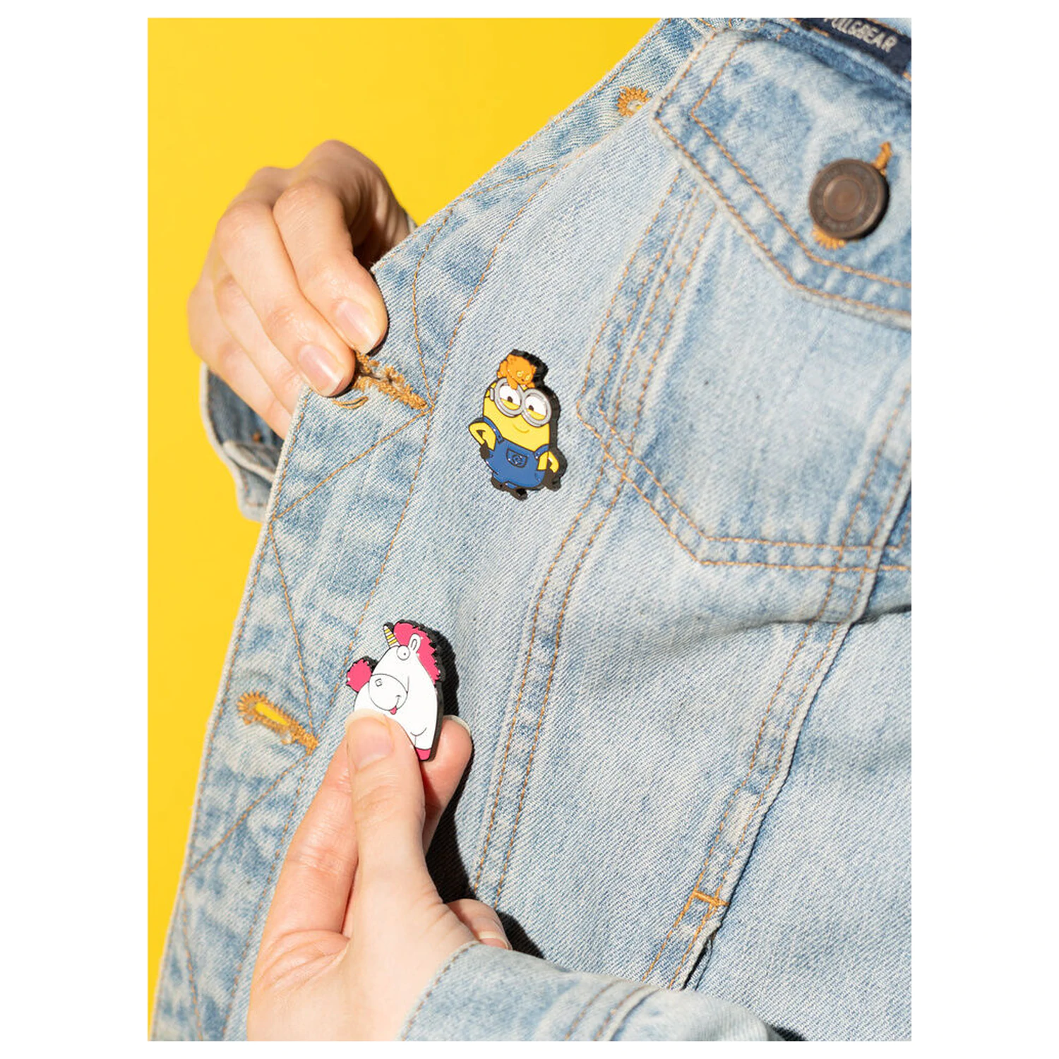 Minions sada 4 odznaků fotografii produktu