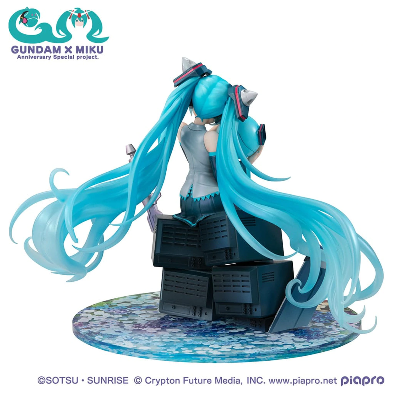 Mobile Suit Gundam x Hatsune Miku Lucrea PVC socha Hatsune Miku x OO Gundam 45. výročí 17 cm fotografii produktu
