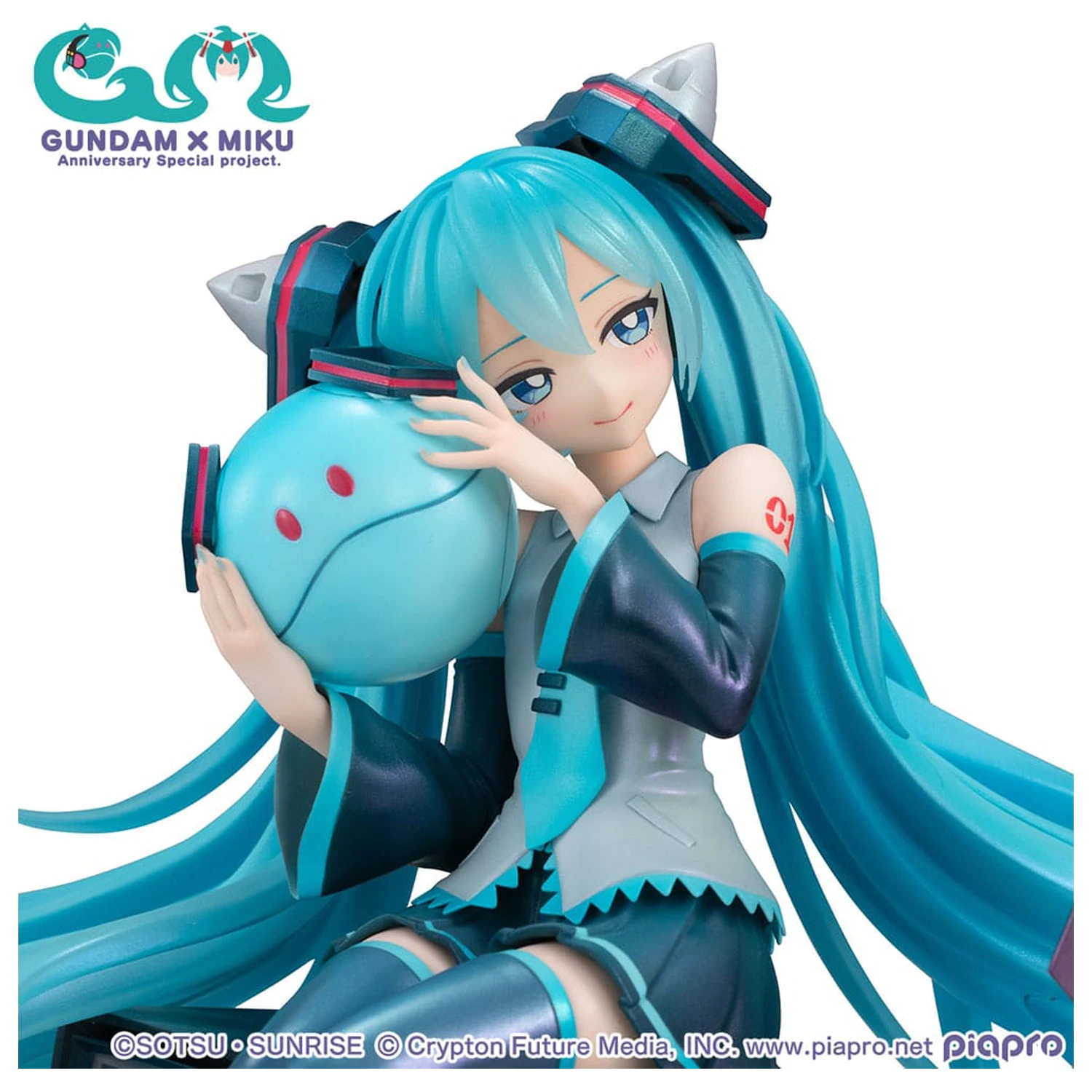 Mobile Suit Gundam x Hatsune Miku Lucrea PVC socha Hatsune Miku x OO Gundam 45. výročí 17 cm fotografii produktu