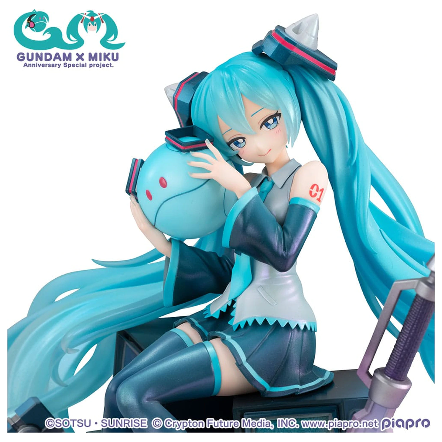 Mobile Suit Gundam x Hatsune Miku Lucrea PVC socha Hatsune Miku x OO Gundam 45. výročí 17 cm fotografii produktu