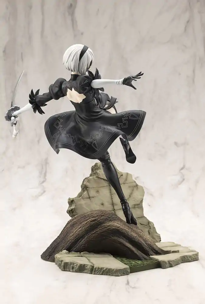 Nier:Automata Ver. 1.1a ARTFX J Socha 1/8 2B 24 cm fotografii produktu