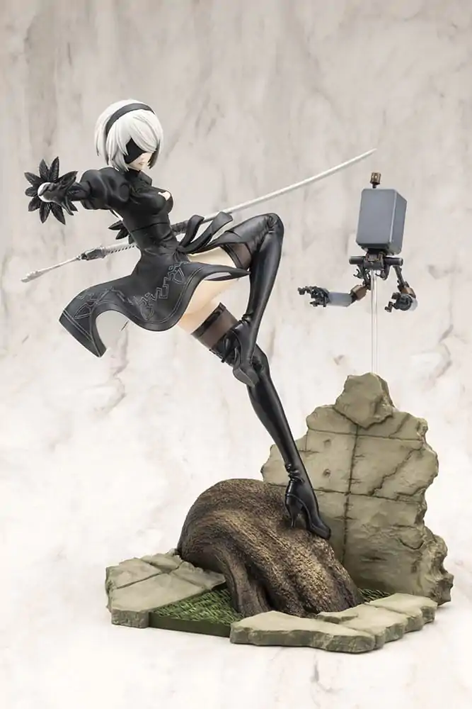 Nier:Automata Ver. 1.1a ARTFX J Socha 1/8 2B 24 cm fotografii produktu