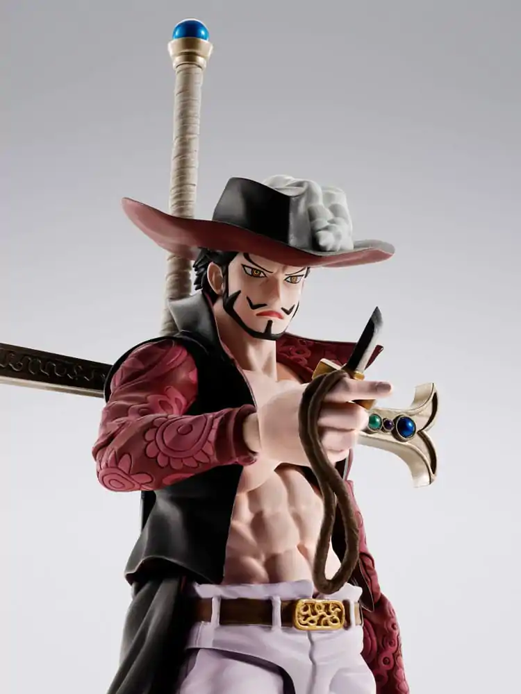 One Piece S.H.Figuarts akční figurka Dracule Mihawk Hawkeye 17 cm fotografii produktu