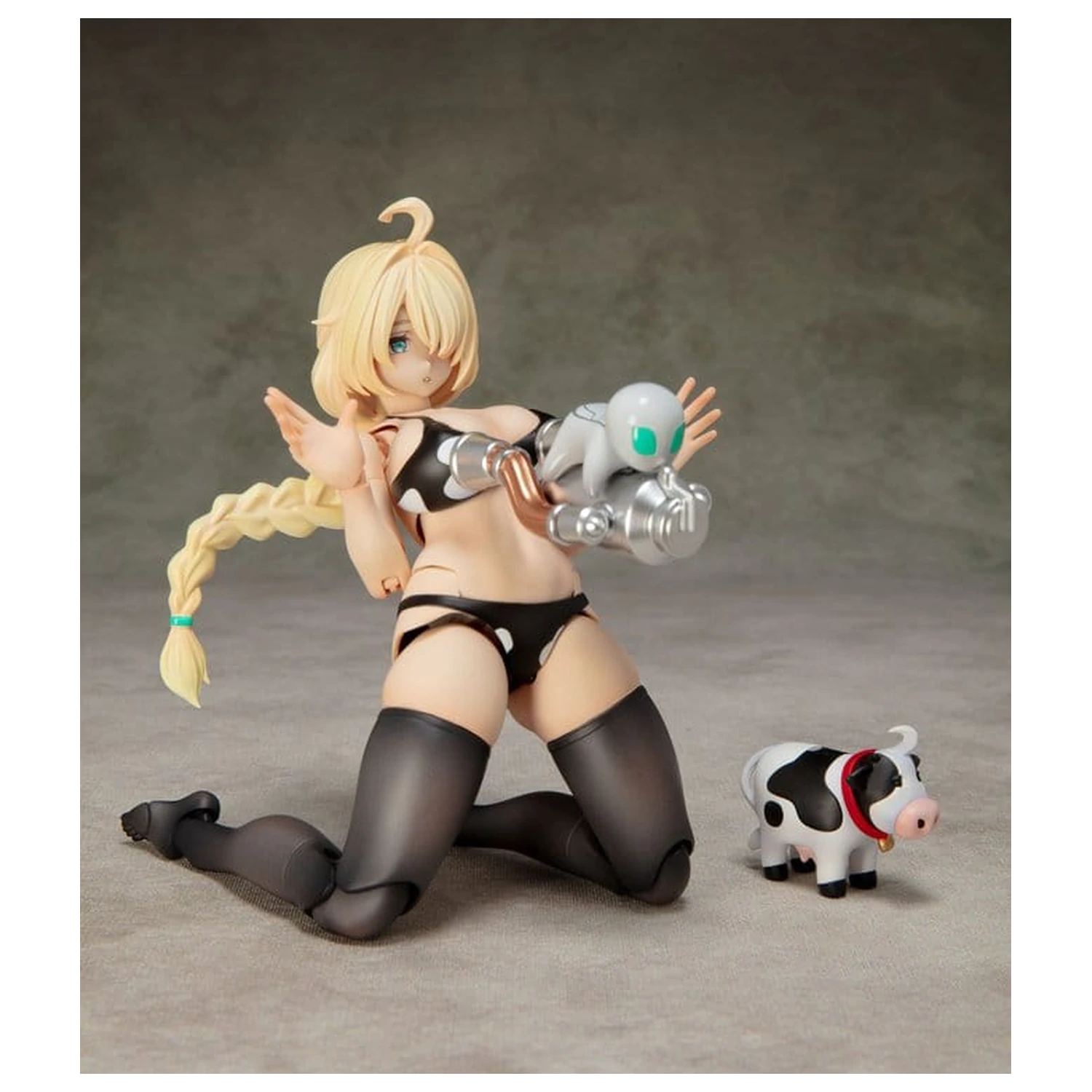 Original Character plastikový model AlienDress Quatre 16 cm fotografii produktu