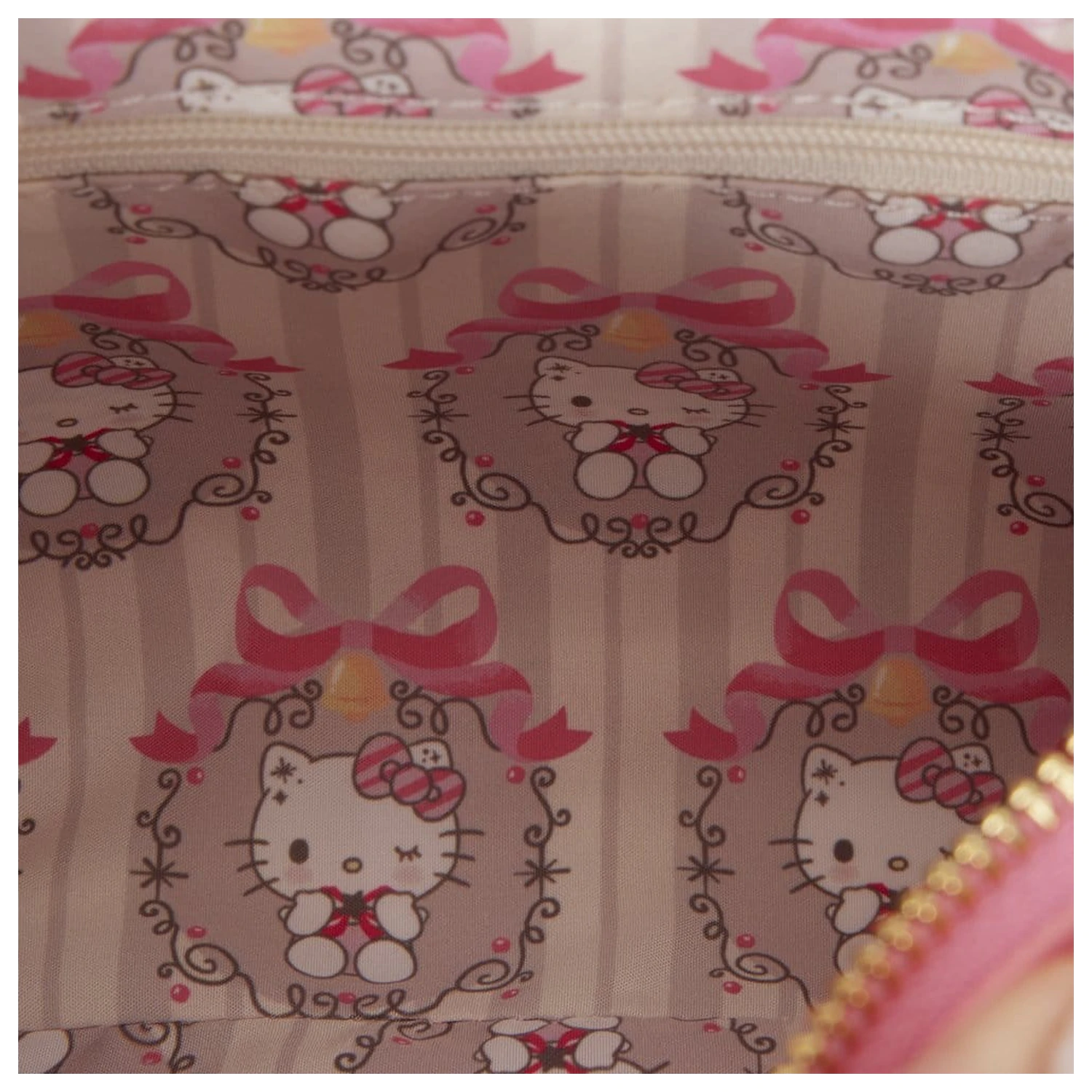 Sanrio by Loungefly Kabelka přes tělo s korálkovým uchem a přívěskem na tašku Hello Kitty Quilted fotografii produktu