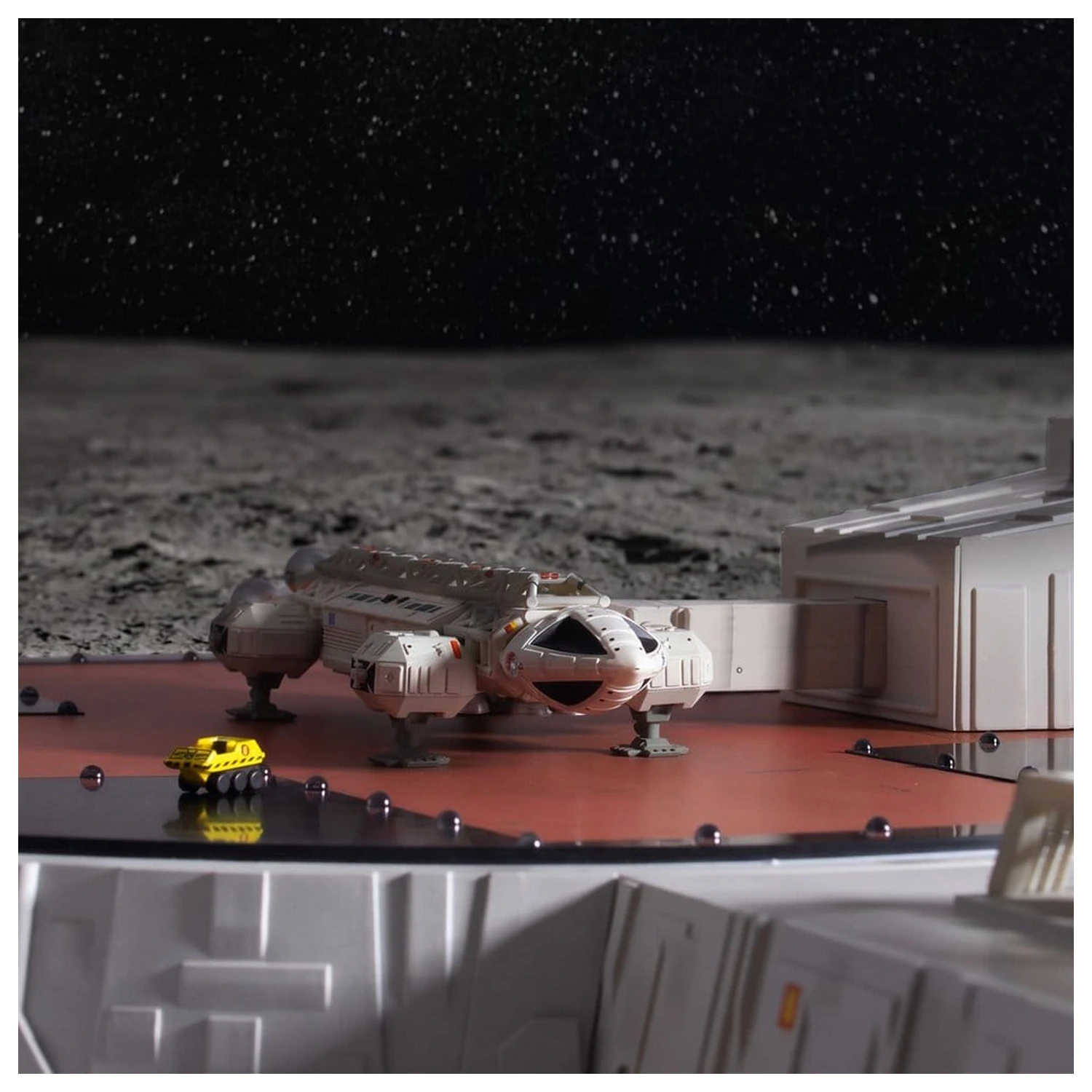 Space 1999 Playset přistávací plocha (s Eagle Transporter) 46 cm fotografii produktu