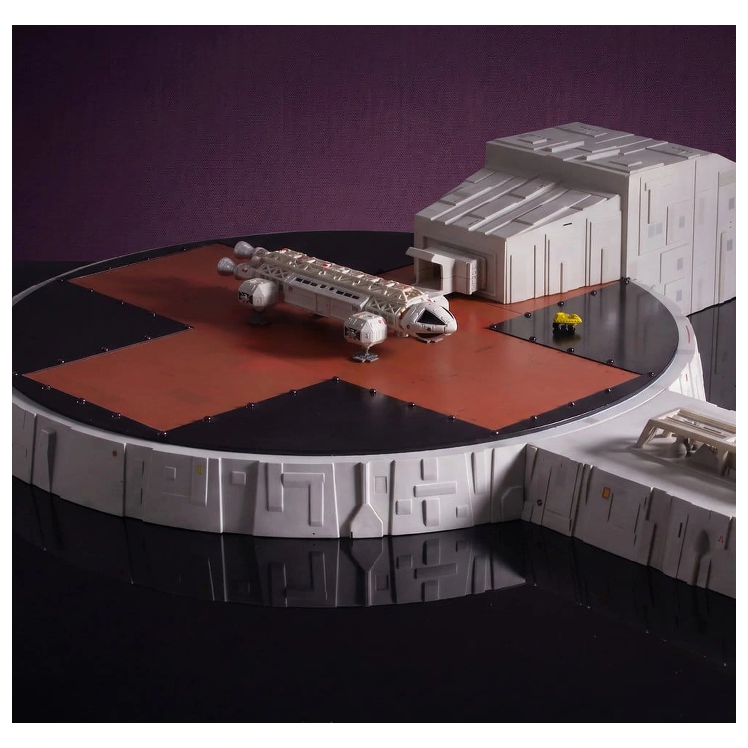 Space 1999 Playset přistávací plocha (s Eagle Transporter) 46 cm fotografii produktu