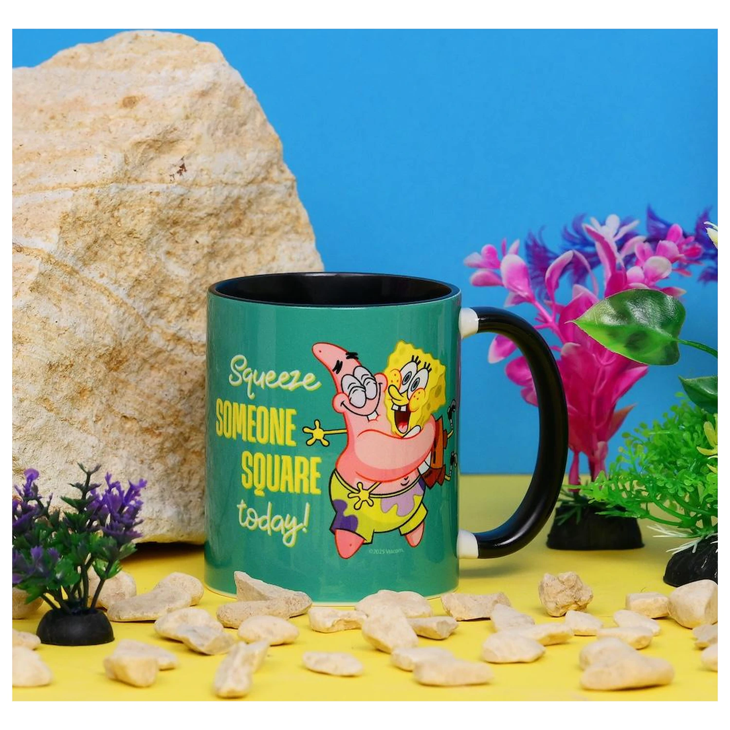 SpongeBob Hug hrnek s barevným vnitřkem 325ml fotografii produktu