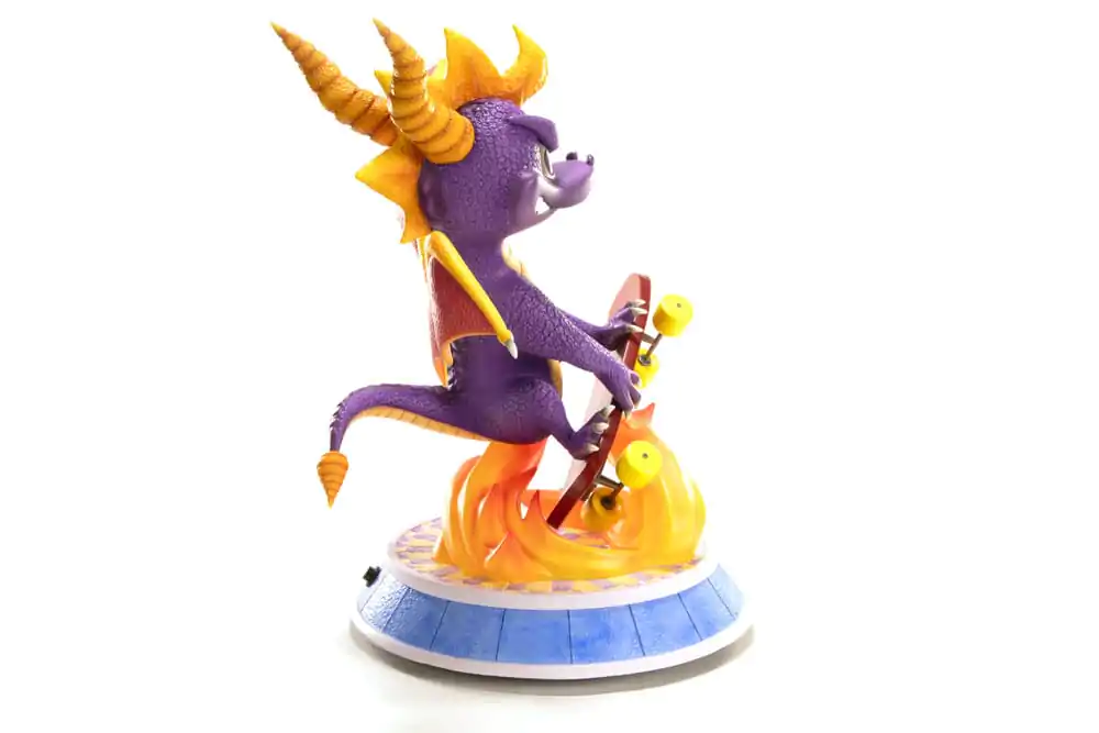 Spyro: Year of the Dragon Statue Spyro Skateboard 34 cmSpyro: Year of the Dragon Soška Spyro Skateboard 34 cm fotografii produktu