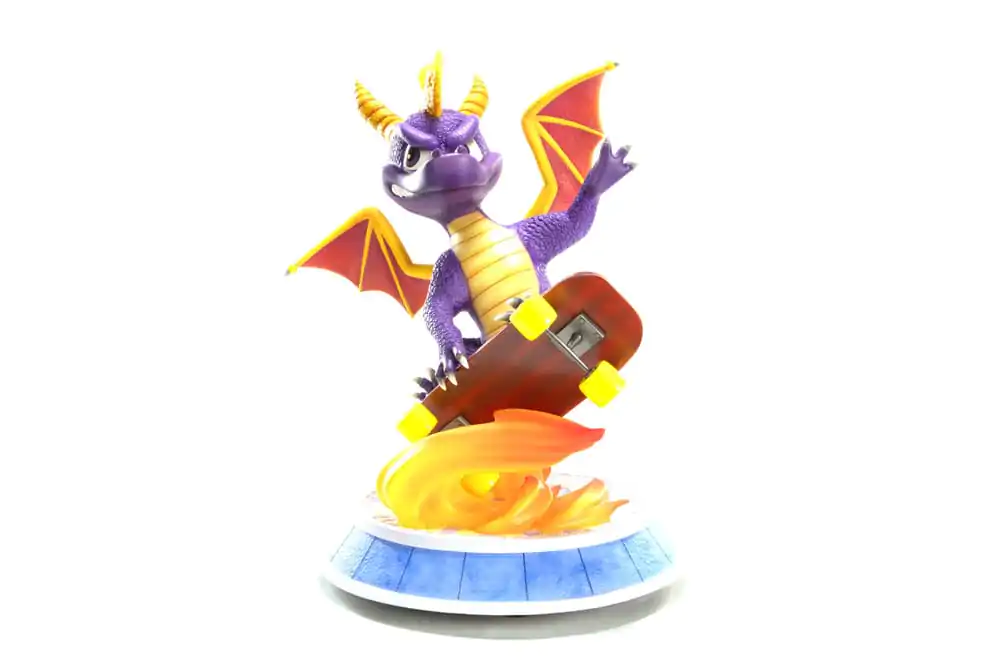 Spyro: Year of the Dragon Statue Spyro Skateboard 34 cmSpyro: Year of the Dragon Soška Spyro Skateboard 34 cm fotografii produktu