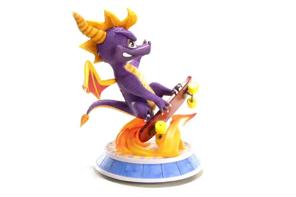 Spyro: Year of the Dragon Statue Spyro Skateboard 34 cmSpyro: Year of the Dragon Soška Spyro Skateboard 34 cm fotografii produktu