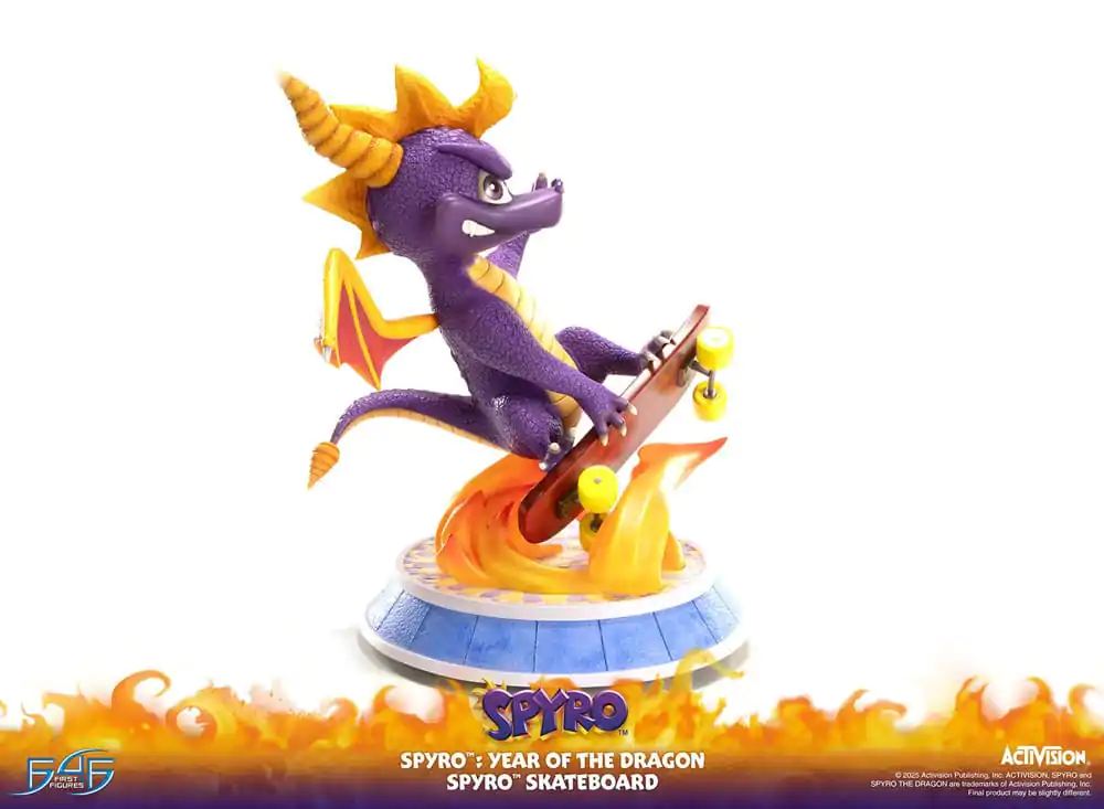 Spyro: Year of the Dragon Statue Spyro Skateboard 34 cmSpyro: Year of the Dragon Soška Spyro Skateboard 34 cm fotografii produktu