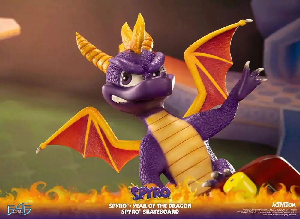 Spyro: Year of the Dragon Statue Spyro Skateboard 34 cmSpyro: Year of the Dragon Soška Spyro Skateboard 34 cm fotografii produktu