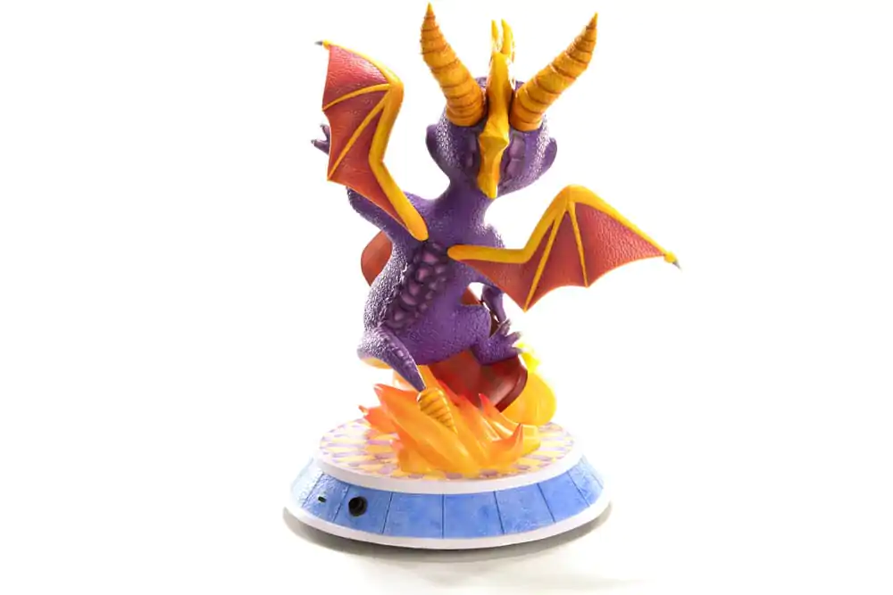 Spyro: Year of the Dragon Statue Spyro Skateboard 34 cmSpyro: Year of the Dragon Soška Spyro Skateboard 34 cm fotografii produktu