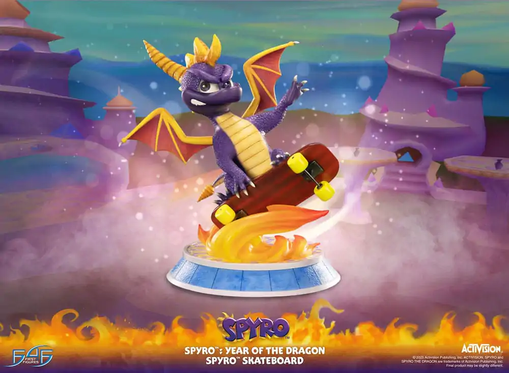 Spyro: Year of the Dragon Statue Spyro Skateboard 34 cmSpyro: Year of the Dragon Soška Spyro Skateboard 34 cm fotografii produktu