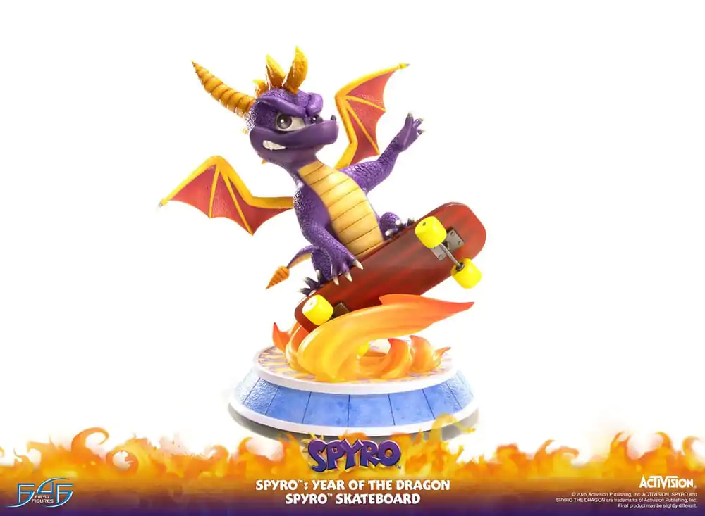 Spyro: Year of the Dragon Statue Spyro Skateboard 34 cmSpyro: Year of the Dragon Soška Spyro Skateboard 34 cm fotografii produktu