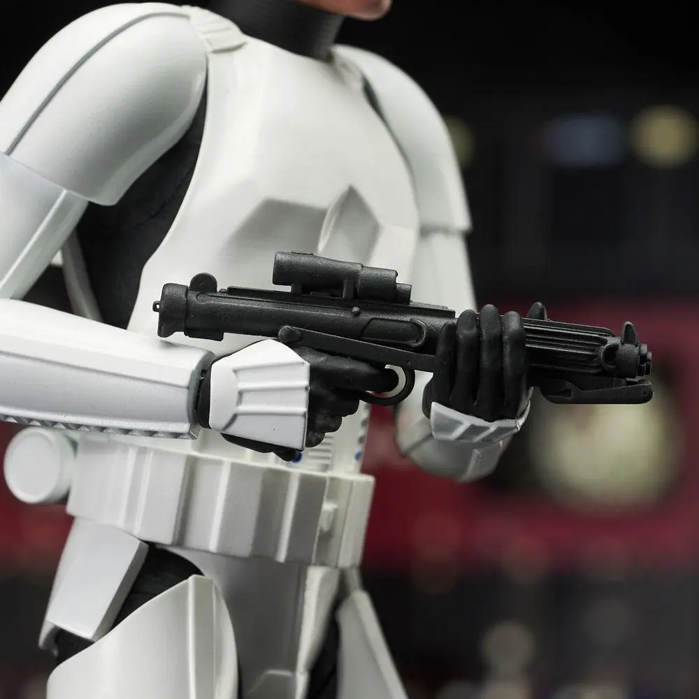 Star Wars Episode IV Milestones Socha 1/6 Han Solo (Stormtrooper Disguise) 40th Anniversary Exclusive 30 cm fotografii produktu