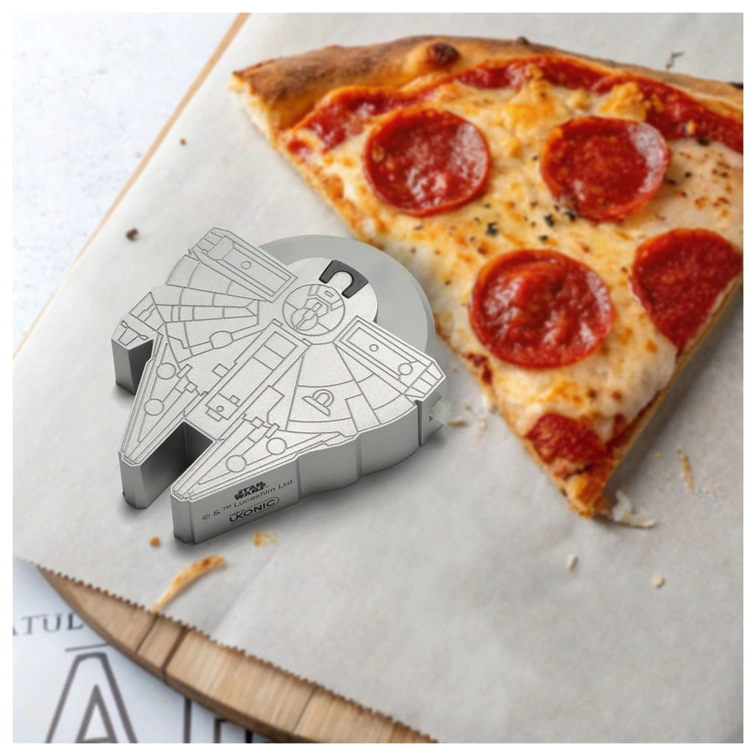 Star Wars Kráječ na pizzu Millennium Falcon fotografii produktu