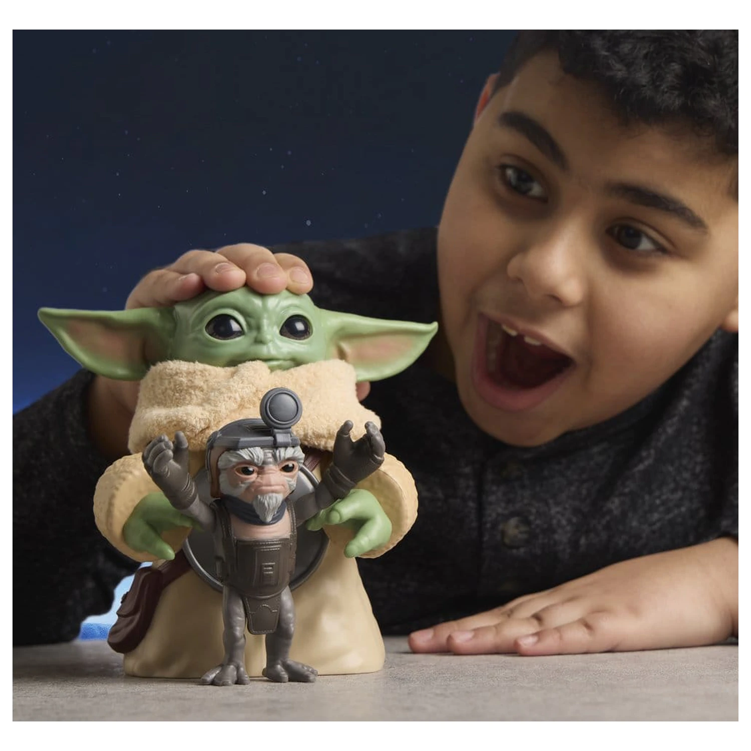 Star Wars: The Mandalorian & Grogu Elektronická akční figurka Huggin' Grogu & Anzellan 17 cm fotografii produktu