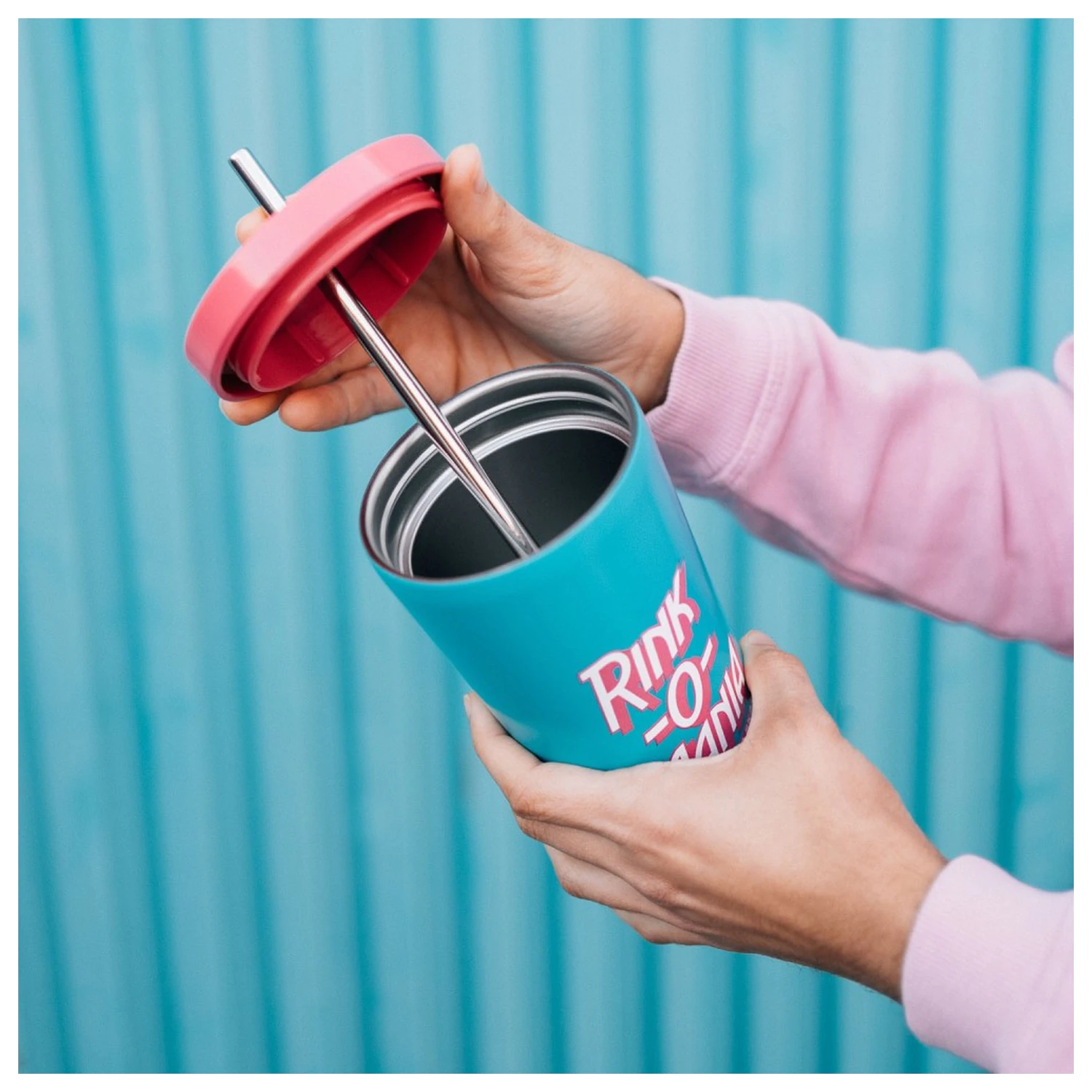 Stranger Things Rink-O-Mania brčko tumbler 550 ml fotografii produktu
