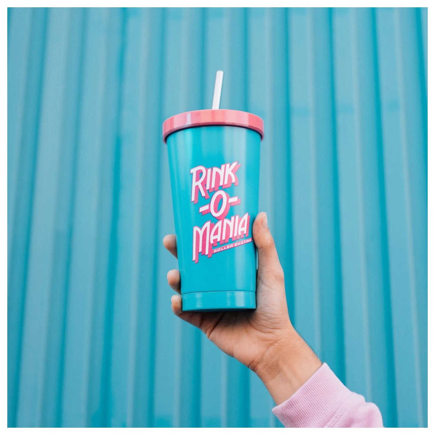 Stranger Things Rink-O-Mania brčko tumbler 550 ml fotografii produktu