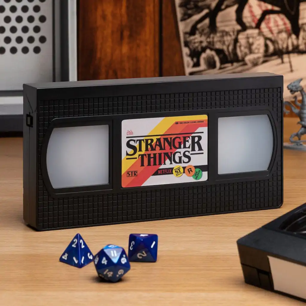 Stranger Things: VHS Logo Světlo fotografii produktu