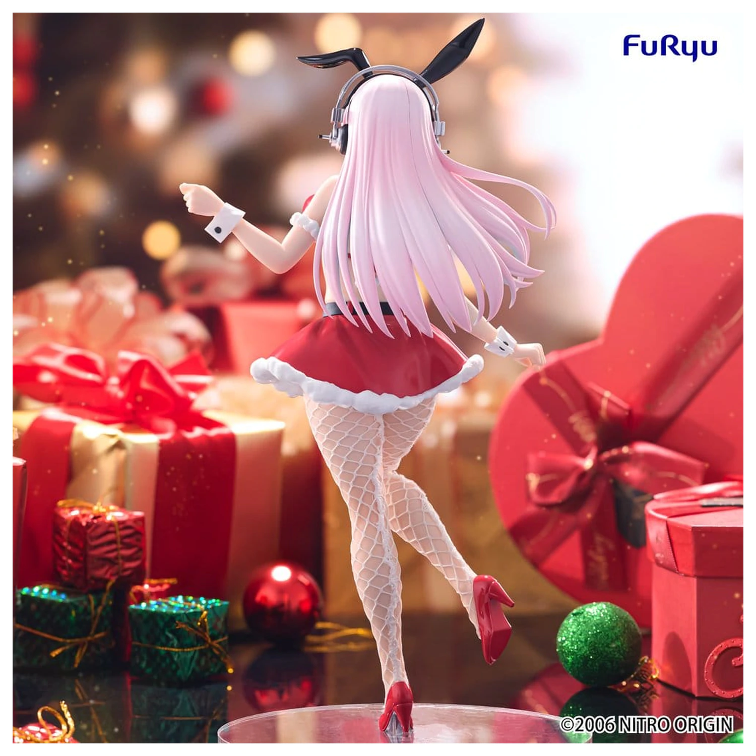 Super Sonico BiCute Bunnies PVC figurka Santa Ver. 30 cm fotografii produktu