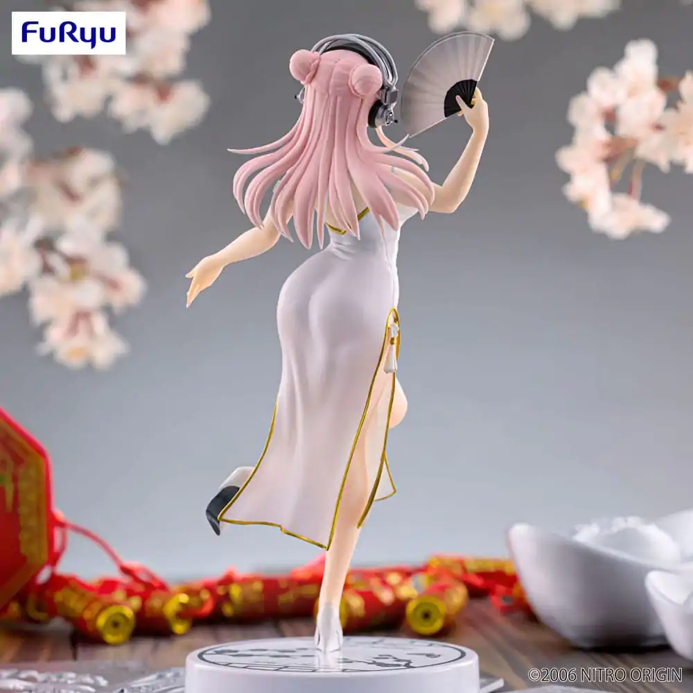 Super Sonico Trio-Try-iT PVC Socha White China Dress Ver. 21 cm fotografii produktu