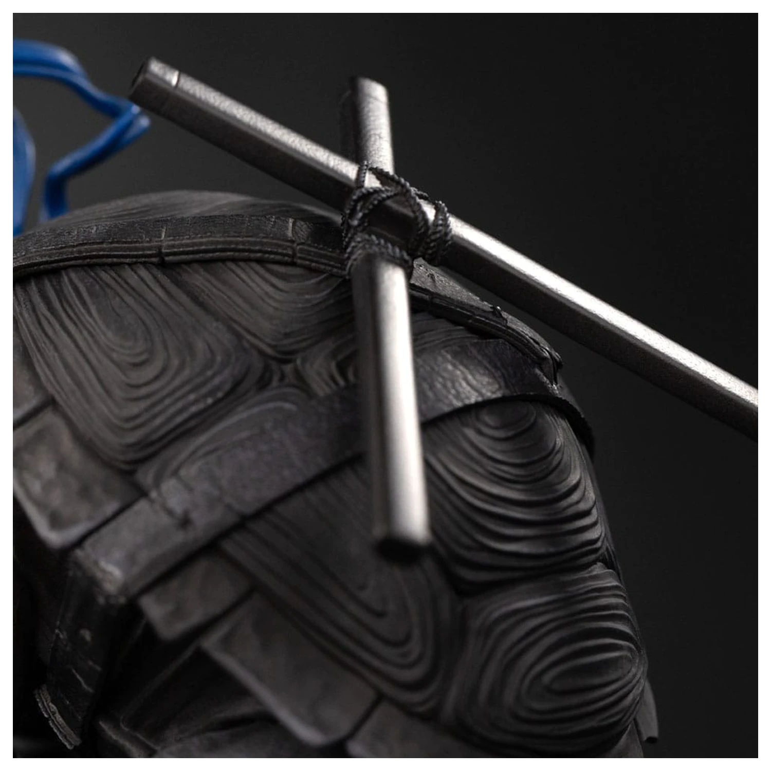Teenage Mutant Ninja Turtles Socha Art Scale 1/10 Leonardo Black and White Variant 26 cm fotografii produktu