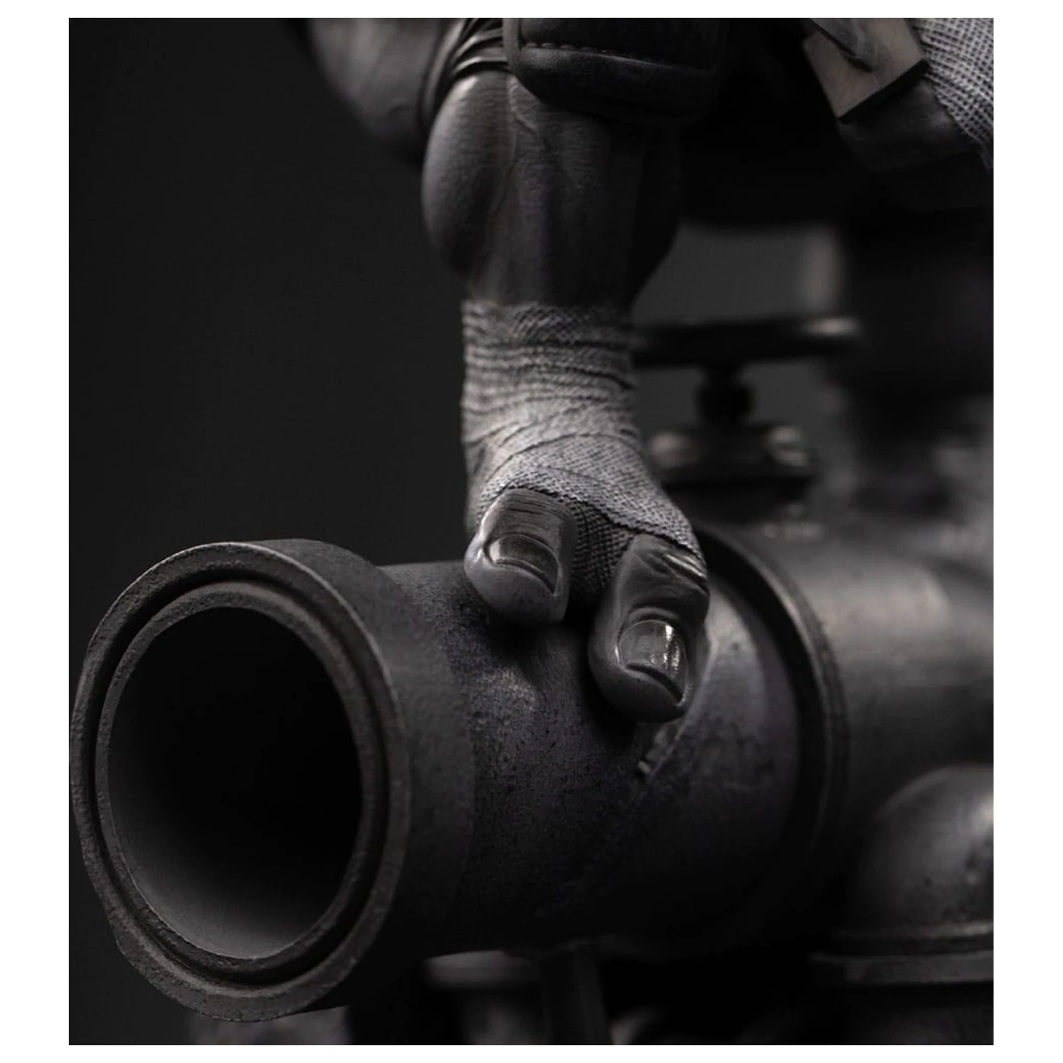 Teenage Mutant Ninja Turtles Socha Art Scale 1/10 Leonardo Black and White Variant 26 cm fotografii produktu