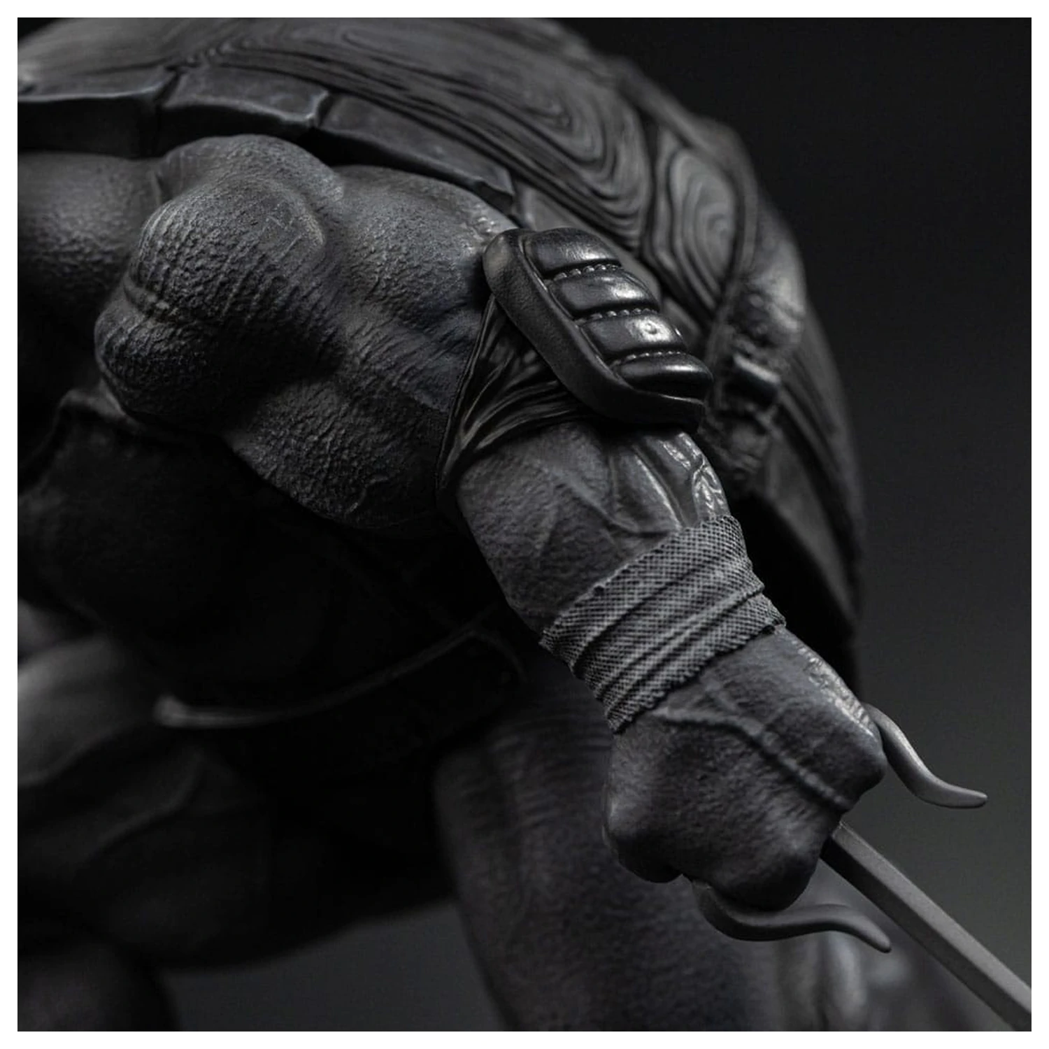 Teenage Mutant Ninja Turtles Art Scale socha 1/10 Raphael Black and White Variant 26 cm fotografii produktu