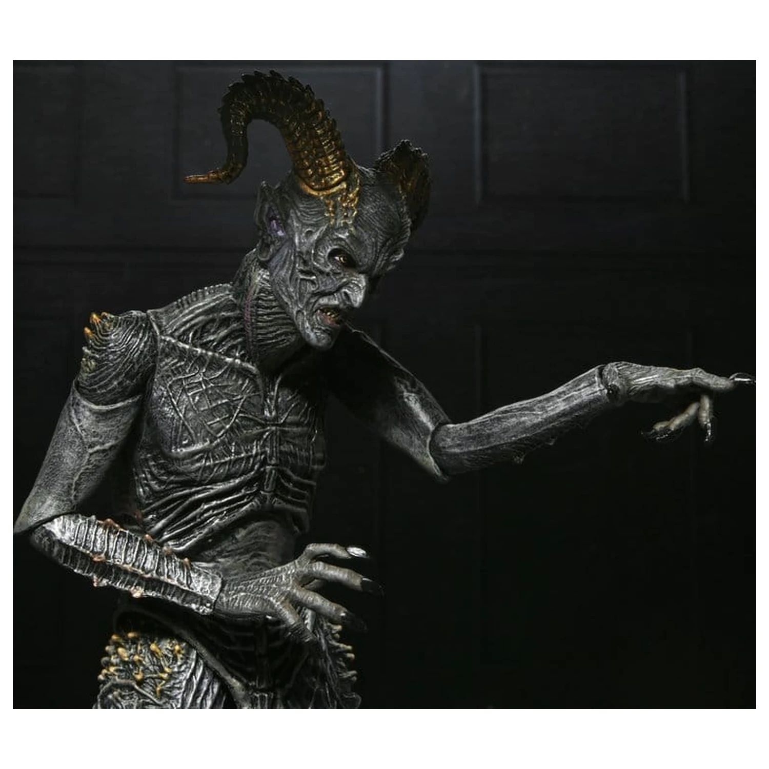 The Conjuring Universe figurka Ultimate Malthus the Demon 18 cm fotografii produktu