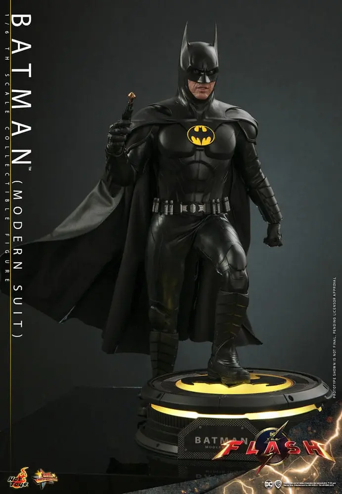 The Flash Movie Masterpiece akční figurka 1/6 Batman (Modern Suit) 30 cm fotografii produktu