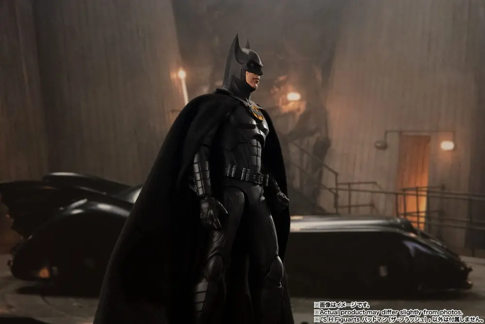 The Flash S.H. Figuarts Akční figurka Batman 15 cm fotografii produktu