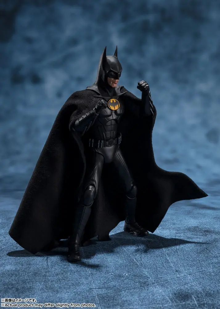 The Flash S.H. Figuarts Akční figurka Batman 15 cm fotografii produktu