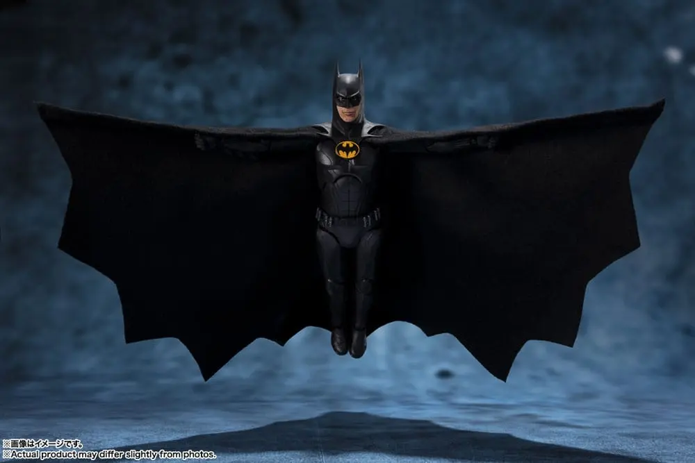 The Flash S.H. Figuarts Akční figurka Batman 15 cm fotografii produktu
