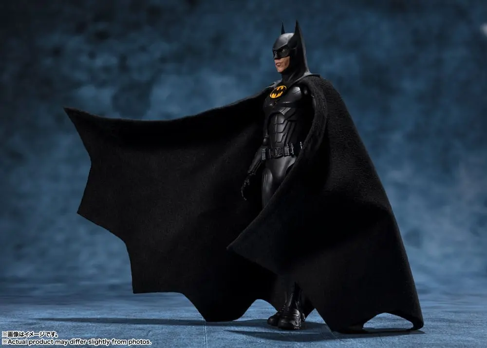 The Flash S.H. Figuarts Akční figurka Batman 15 cm fotografii produktu