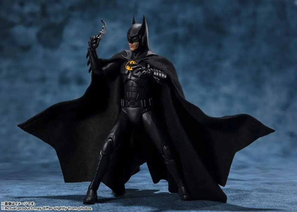 The Flash S.H. Figuarts Akční figurka Batman 15 cm fotografii produktu