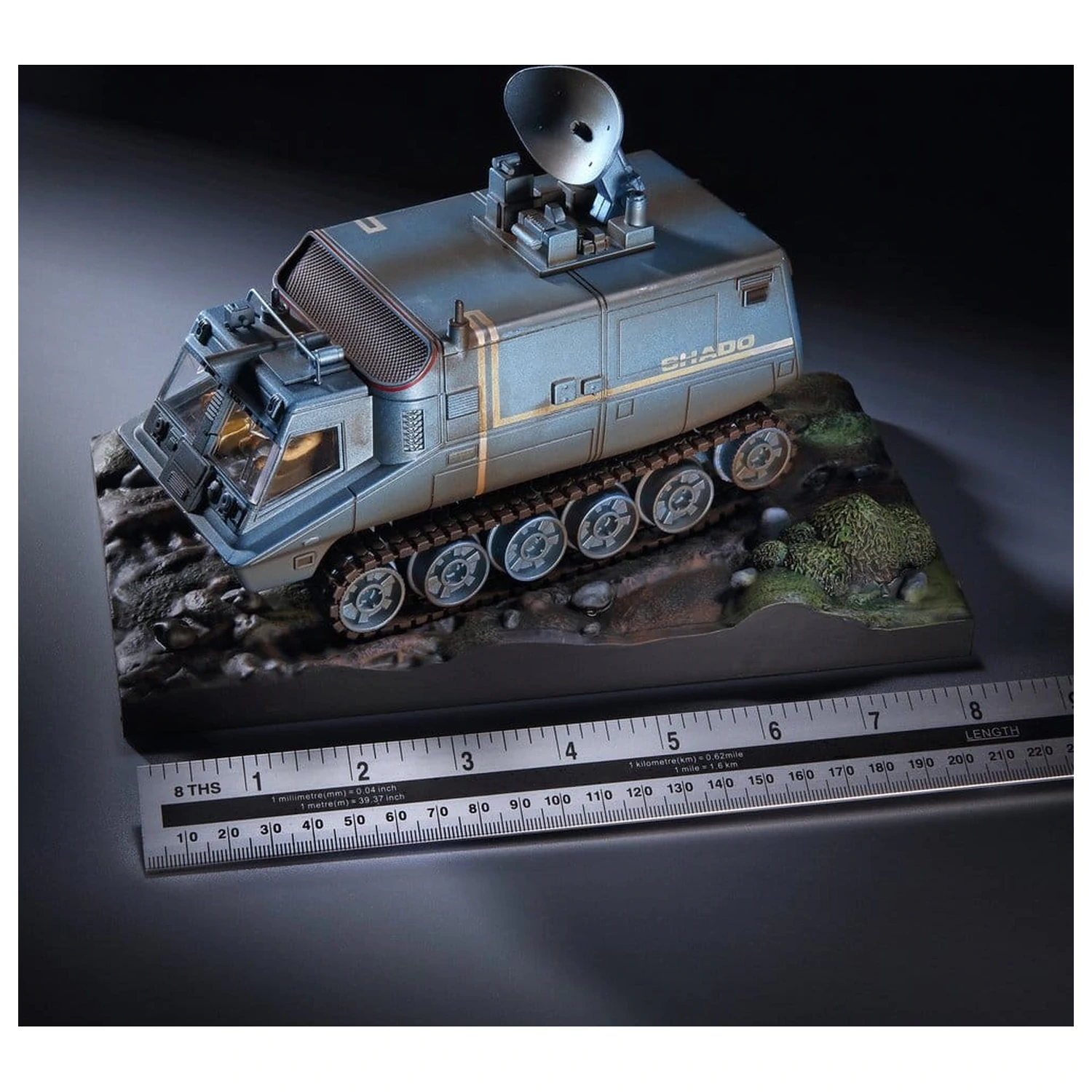 UFO Die-cast Model S.H.A.D.O. Mobile (s radarem) 17 cm fotografii produktu